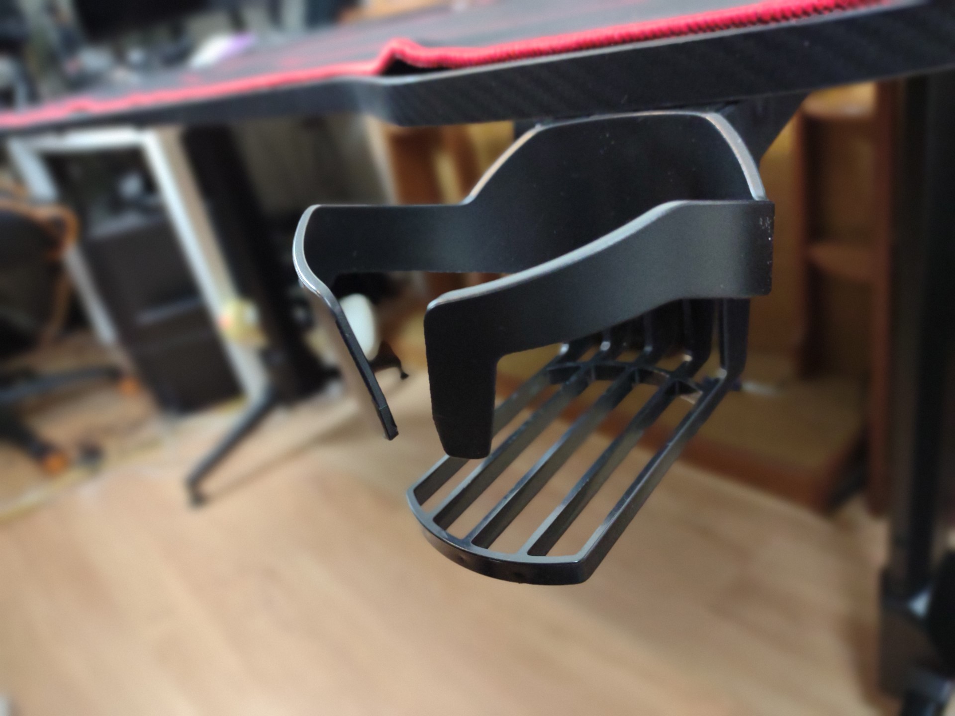 Flexispot Ergonomic Gaming Desk With Mouse Pad Review