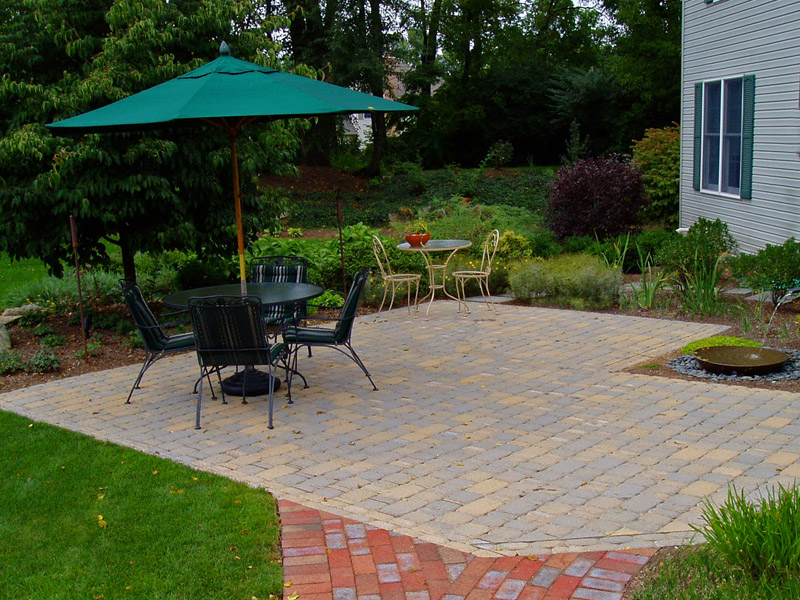How much does a Paver Patio Cost? The influence of Labor Costs
