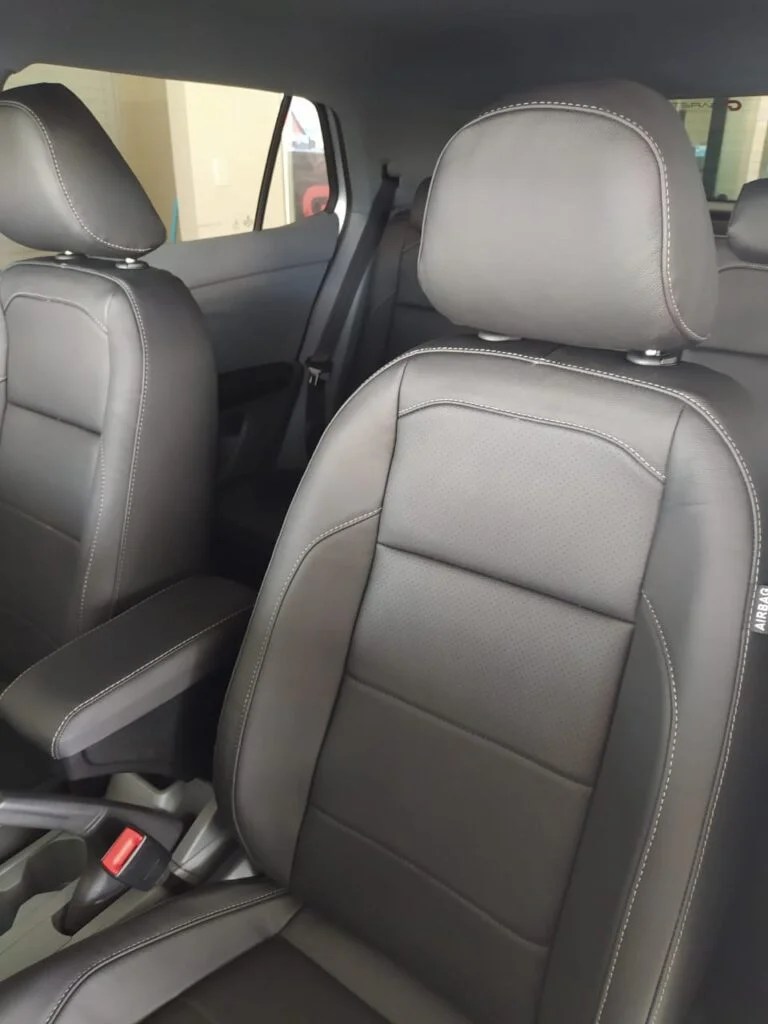 Banco de couro natural ou sintético escolha o seu!