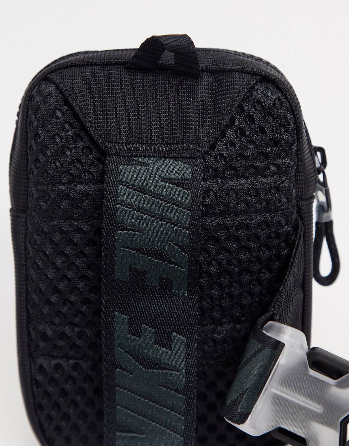 Nike Advance Crossbody Bag in Triple Black