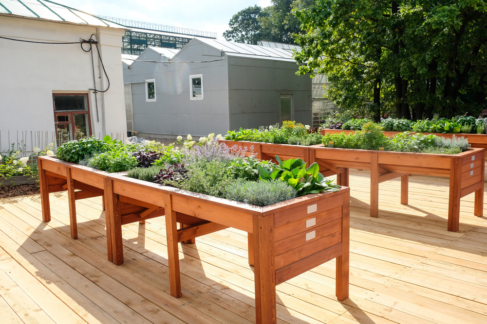 Hochbeet aus Tisch » So bauen Sie ihn selbst