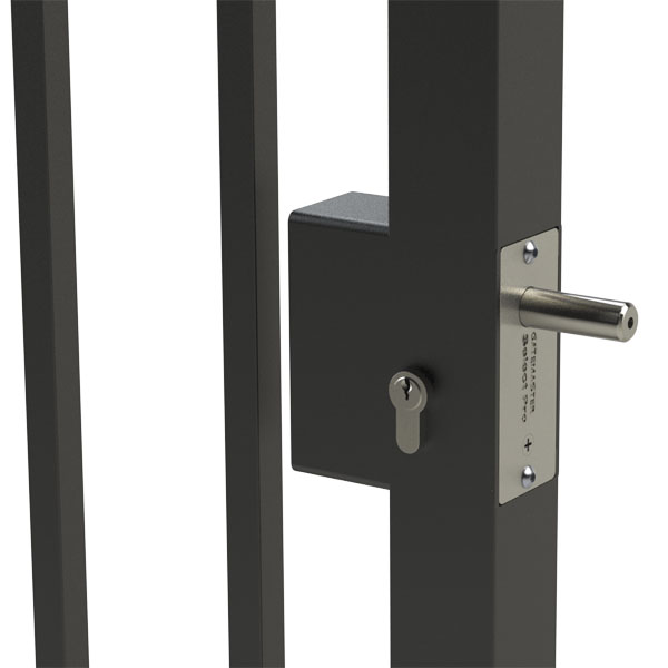 Gate locks with code or with key? Different lock types