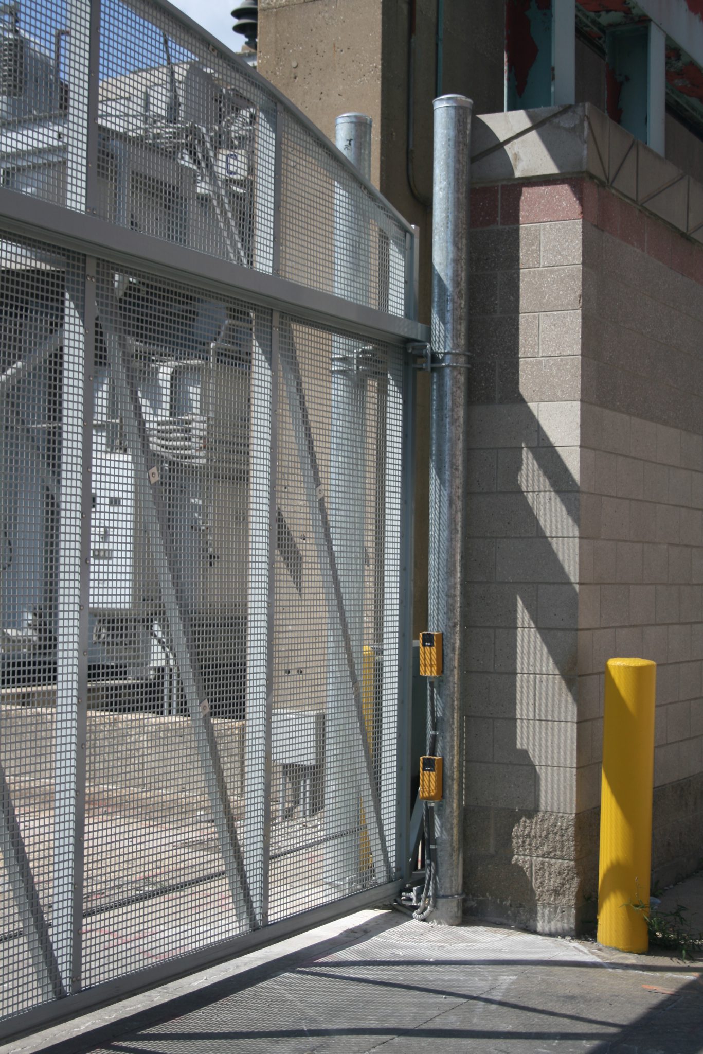 Custom Security Gate Systems Security and Control