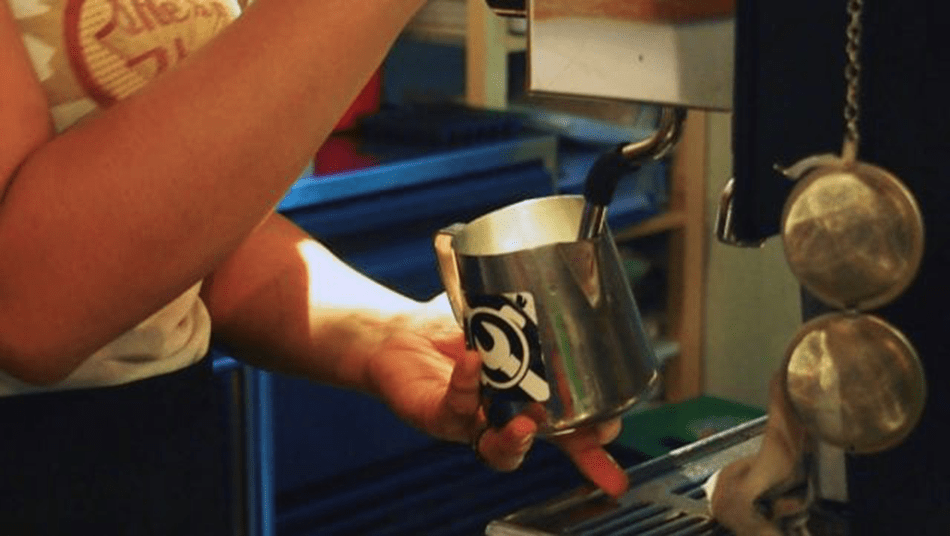 How to Choose The Best Milk Jug for Steaming & Latte Art Light Houseware