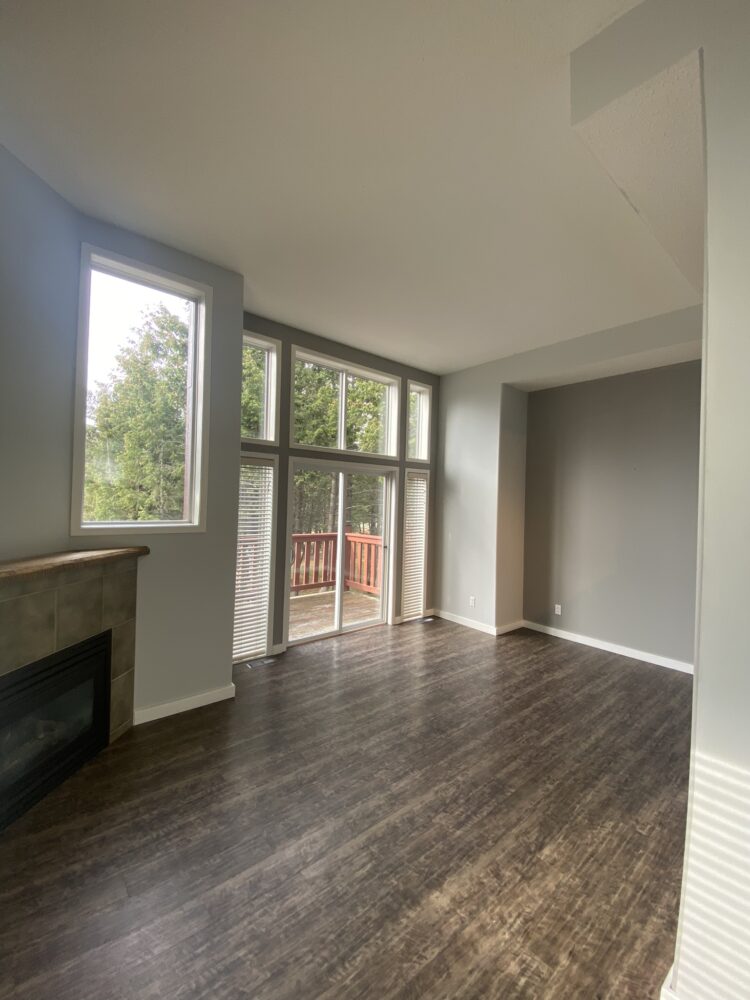 3 BEDROOM, 1.5 BATHROOM UNFURNISHED TOWNHOME WITH GARAGE AT RIVERSTONE