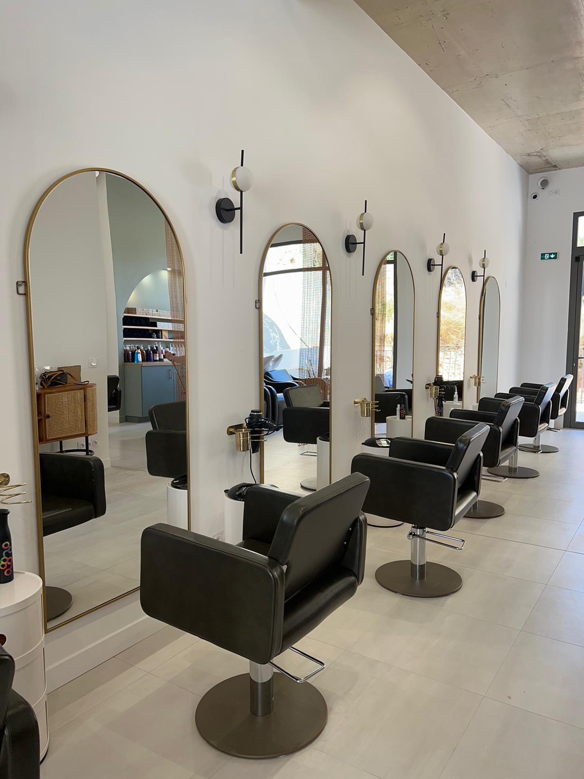 Le salon ZAZA CONCEPT Mobilier professionnel de coiffure Tout le
