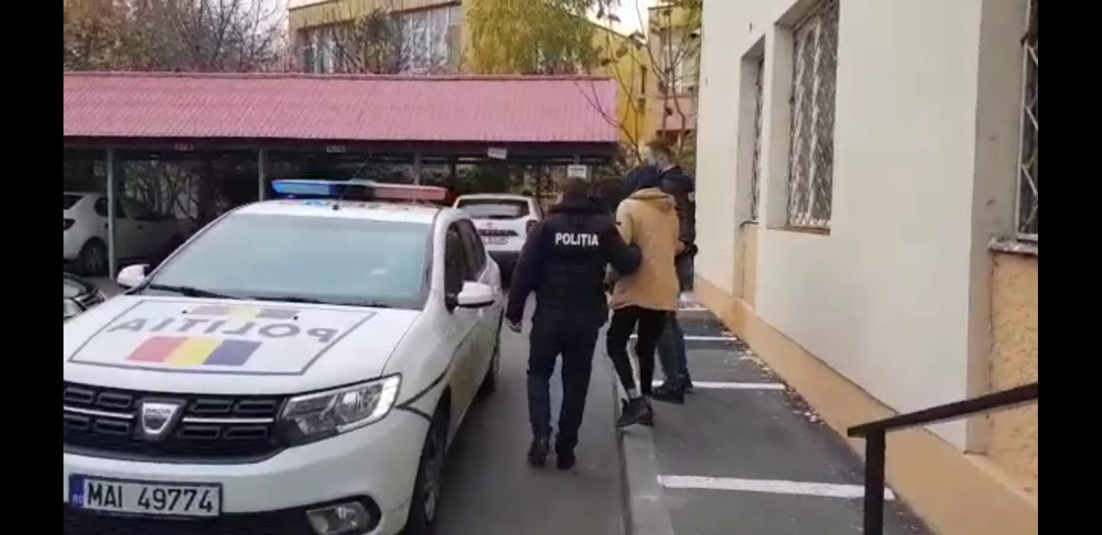 Minor băut, prins de poliţişti la volanul unei maşini furate
