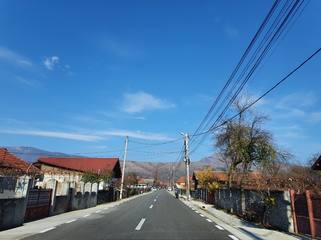 DJ 672 E care asigură accesul către Cheile Sohodolului, modernizat integral