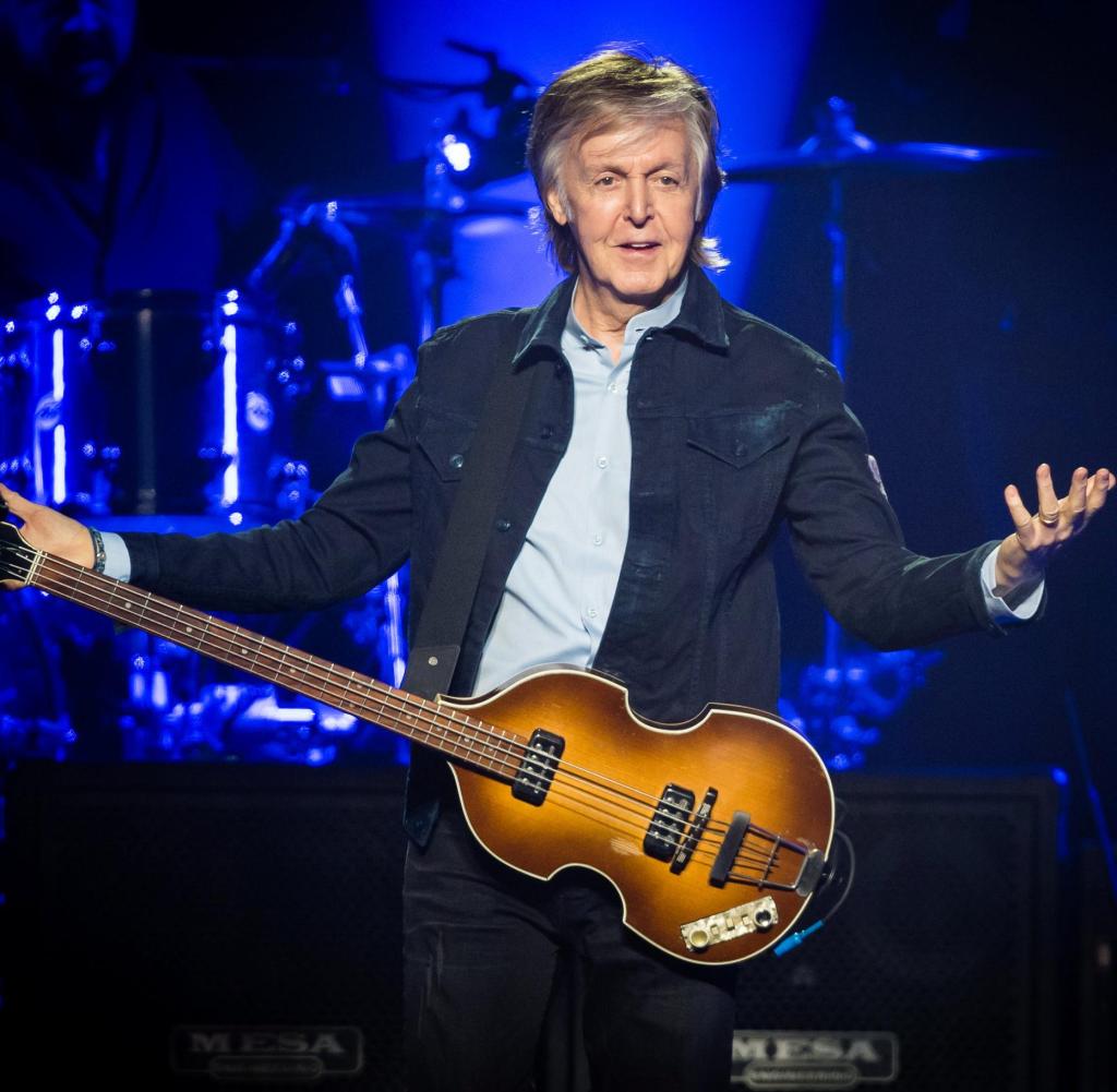 O versiune digitală a unor însemnări scrise de mână de Paul McCartney, vândute ca NFT cu peste 50.000 de lire sterline