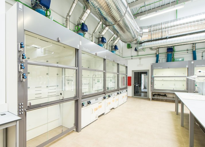 Laboratory Fume Hoods Manufacturer in India GD Waldner