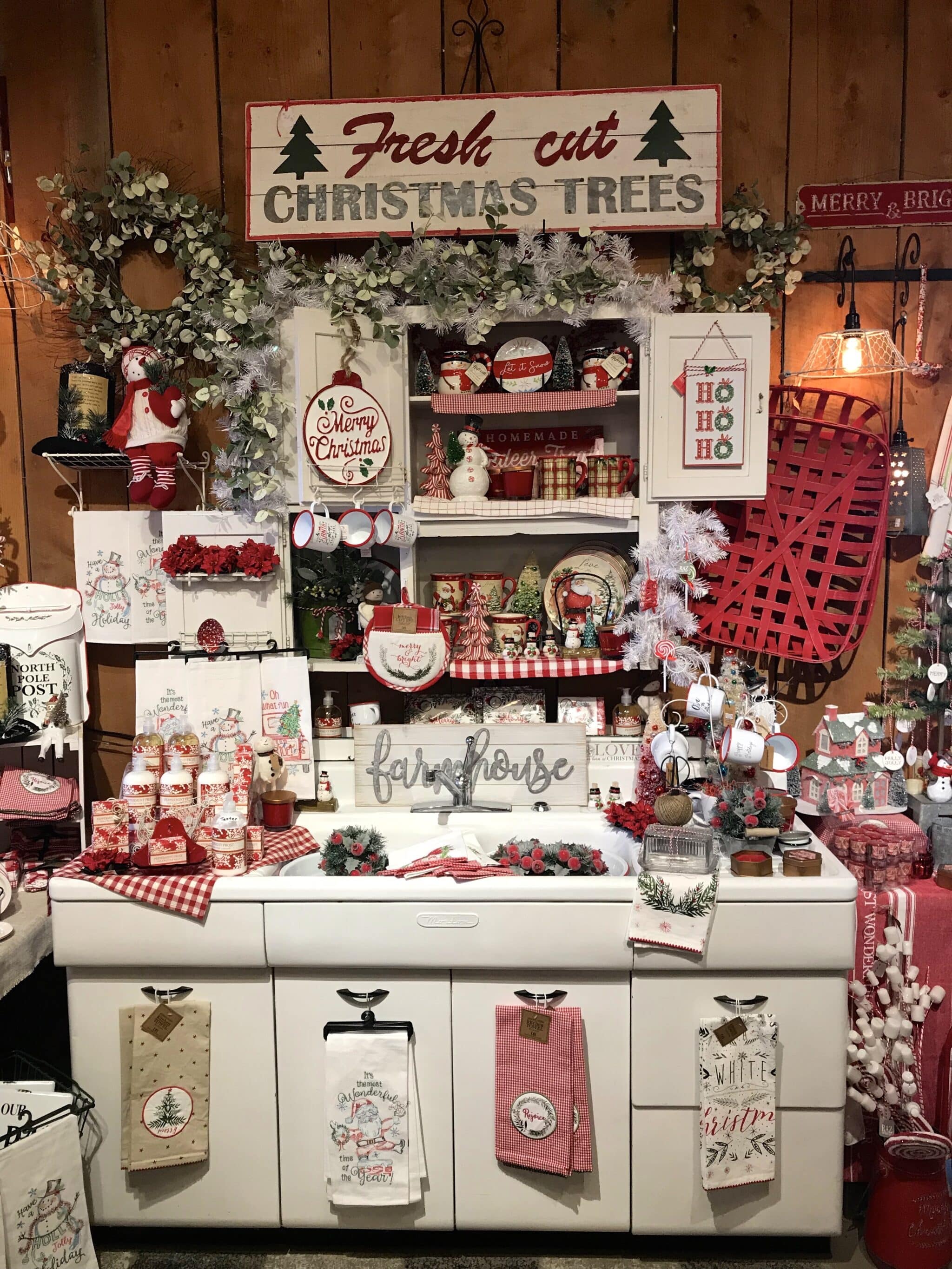 Sunrise Farm’s Elaborate Decor Gets into Spirit of Christmas Geauga County Maple Leaf