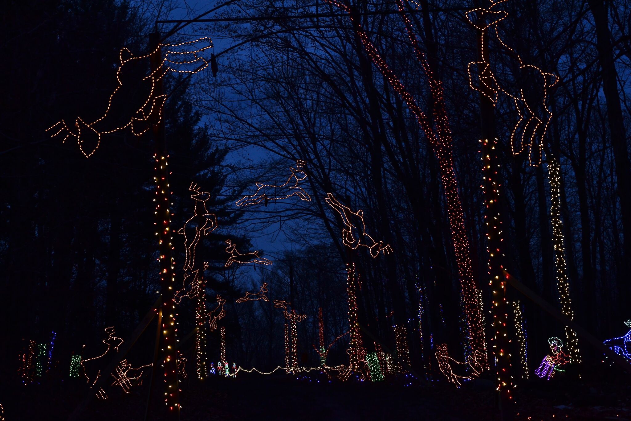 Munson Township Bethlehem Hills Light Show Infuriates Residents Again Geauga County Maple Leaf