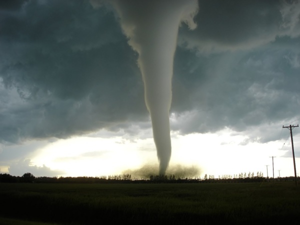 F5 tornado (upgraded from initial estimate of F4) viewed from the southeast as it approached Elie, Manitoba on Friday, June 22nd, 2007