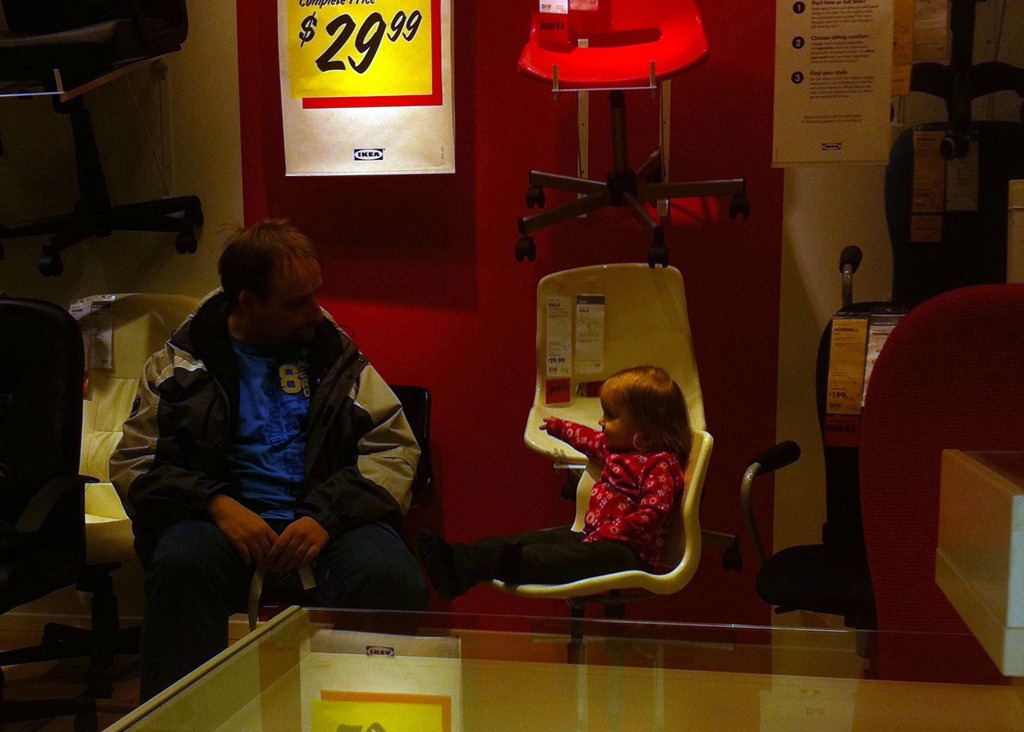 POD Looking for a Chair with Violet Geek with Kids