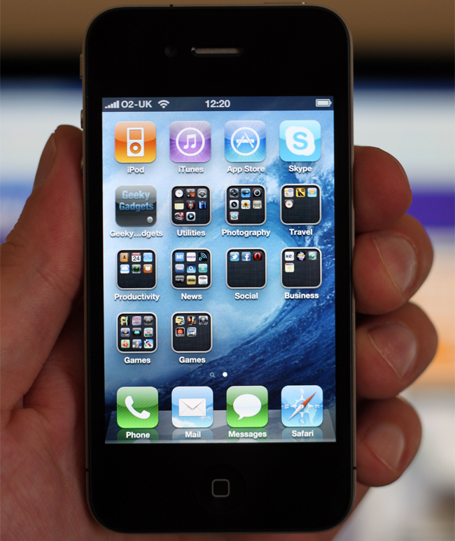 iPhone 4 Reception Issues Could Be Solved By Software Update
