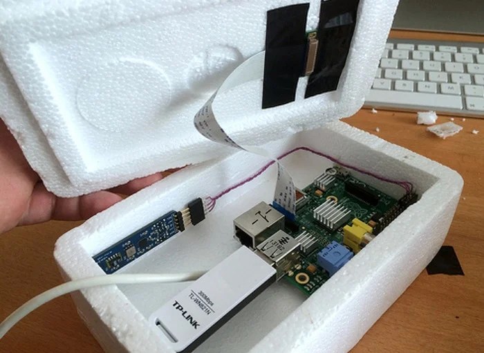 Raspberry Pi Weather Station Created In Just 1 Hour