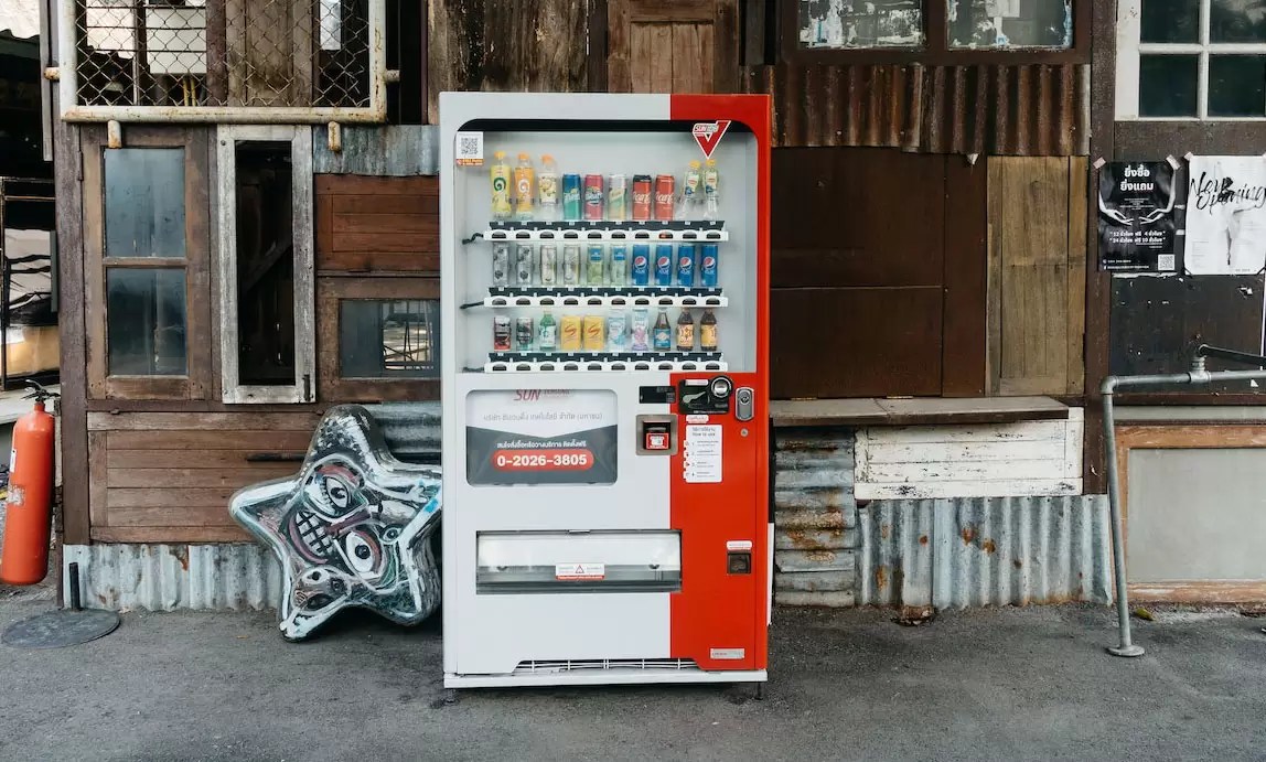 How Much Is a Vending Machine? Cost Guide 2023) GeekyBucks