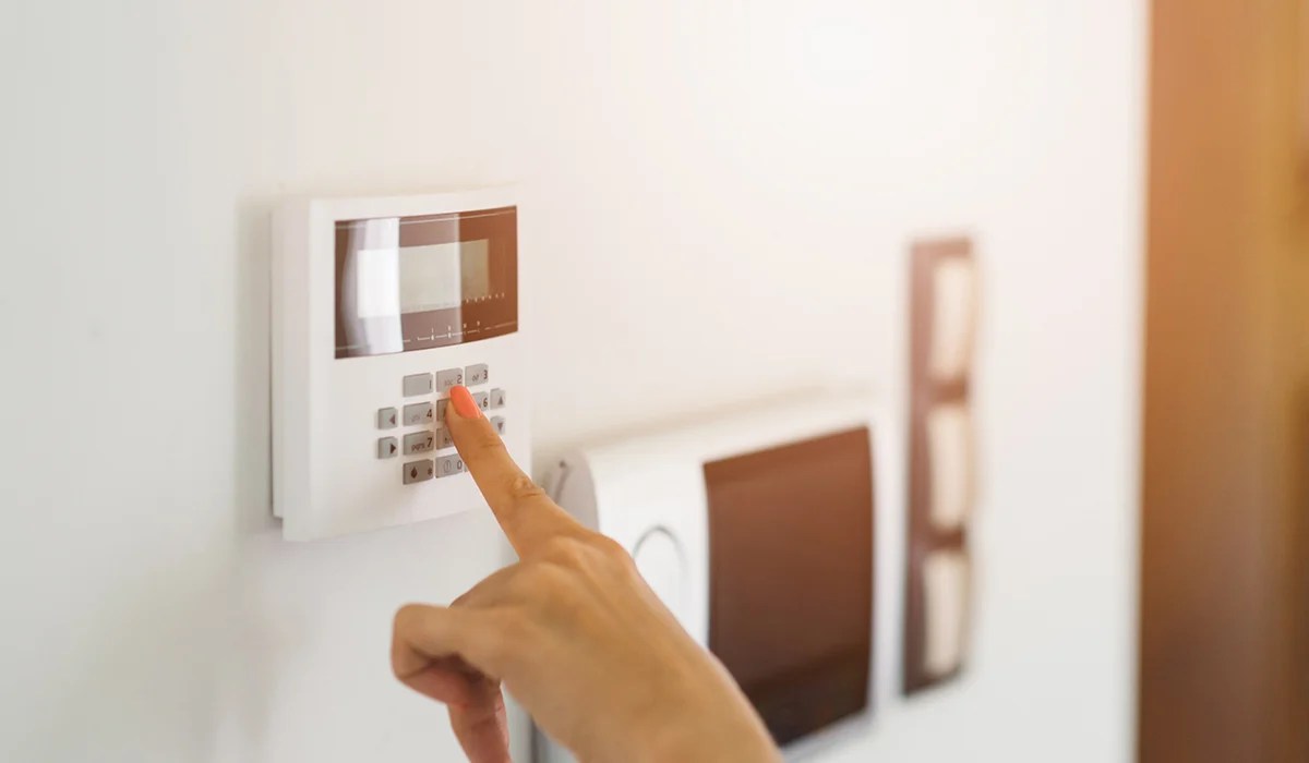 How to Pick the Best Luxury Home Security System