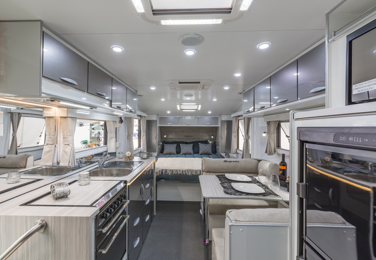 EXECUTIVE SUPREME CARAVANS Caravans Range Day Caravans