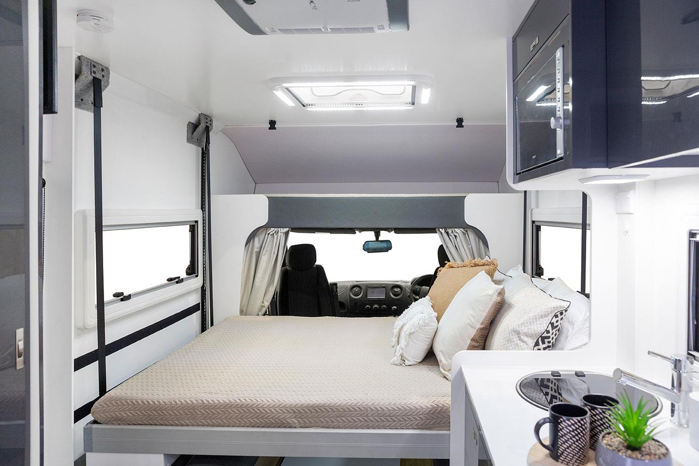 Daintree WINDSOR Motorhomes Range Day Caravans