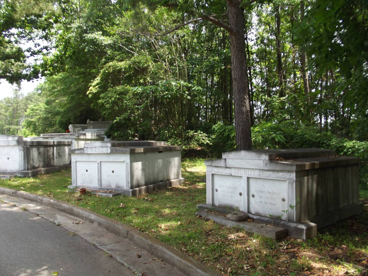 Riverside Cemetery The Trust