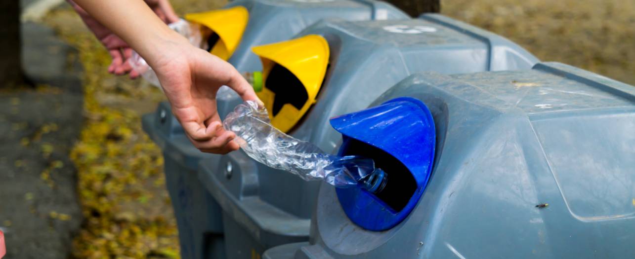 7 Easy Ways to Disinfect Your Waste Bins