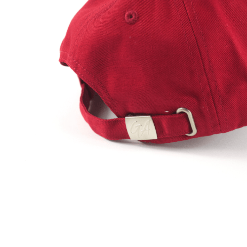 RED BASEBALL CAP