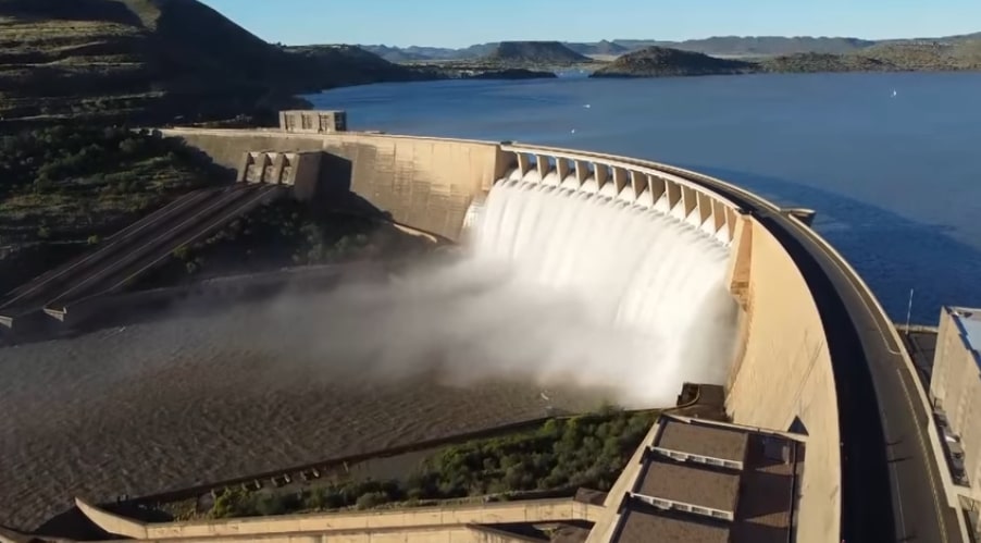 Glorious sight of Gariep Dam overflowing