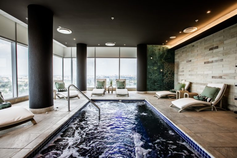 5 extraordinary stays with heated pools you want to visit