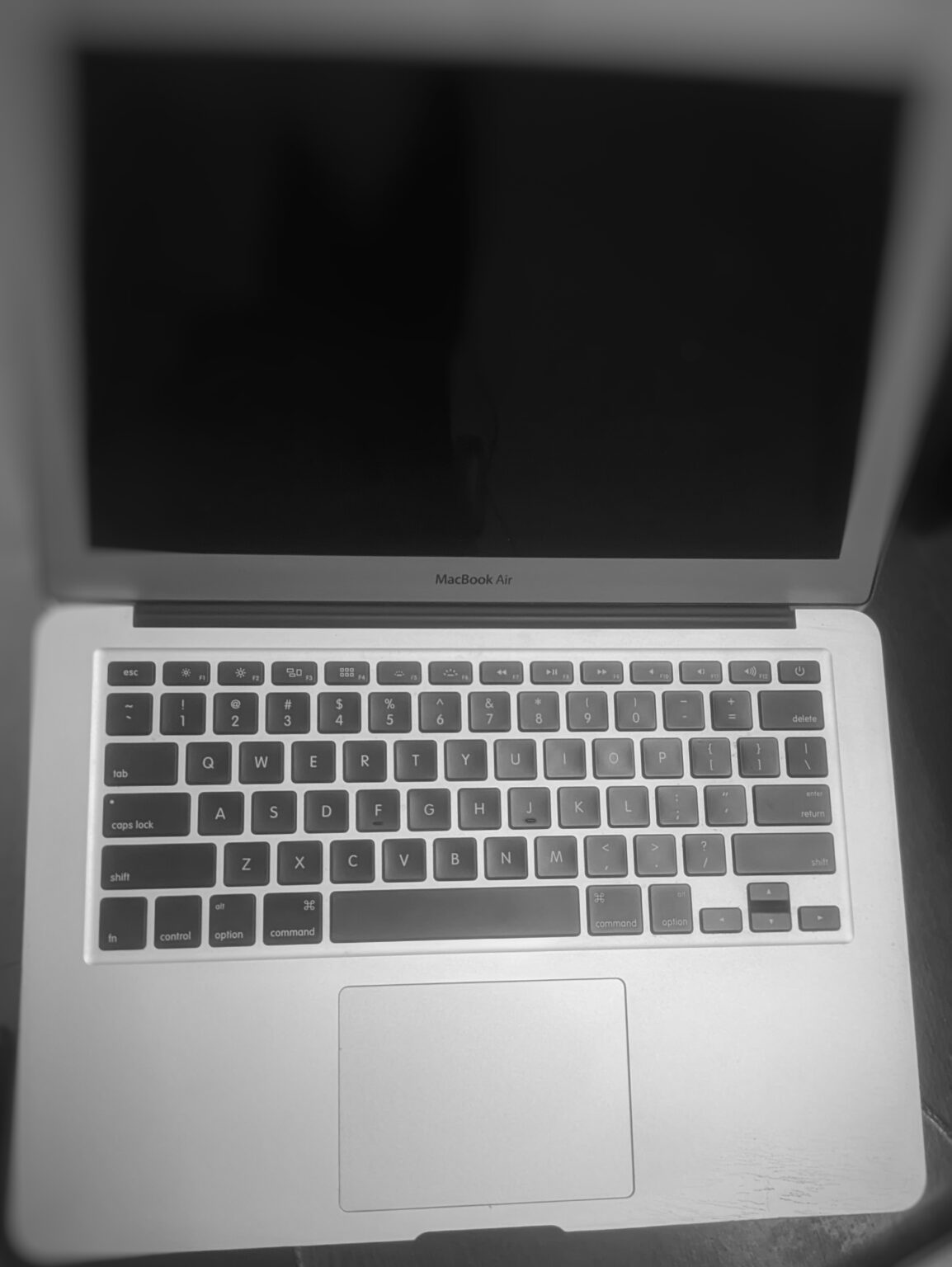 MacBook Air Black Screen Issue How To Fix?