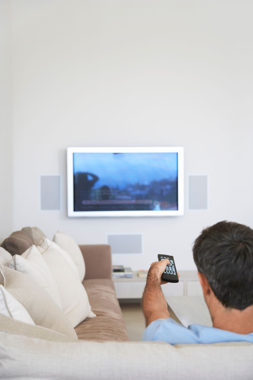 How to Set Up Your TV for Airbnb Floorspace