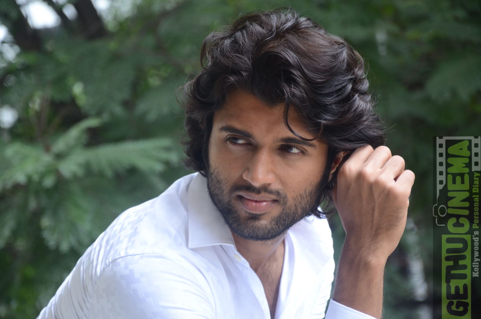 Vijay Deverakonda of Arjun Reddy fame signs first Tamil movie Gethu