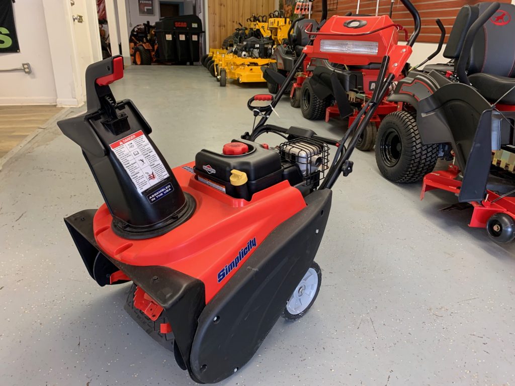BRAND NEW 22 INCH SIMPLICITY 1222EE SNOWBLOWER WITH ELECTRIC START