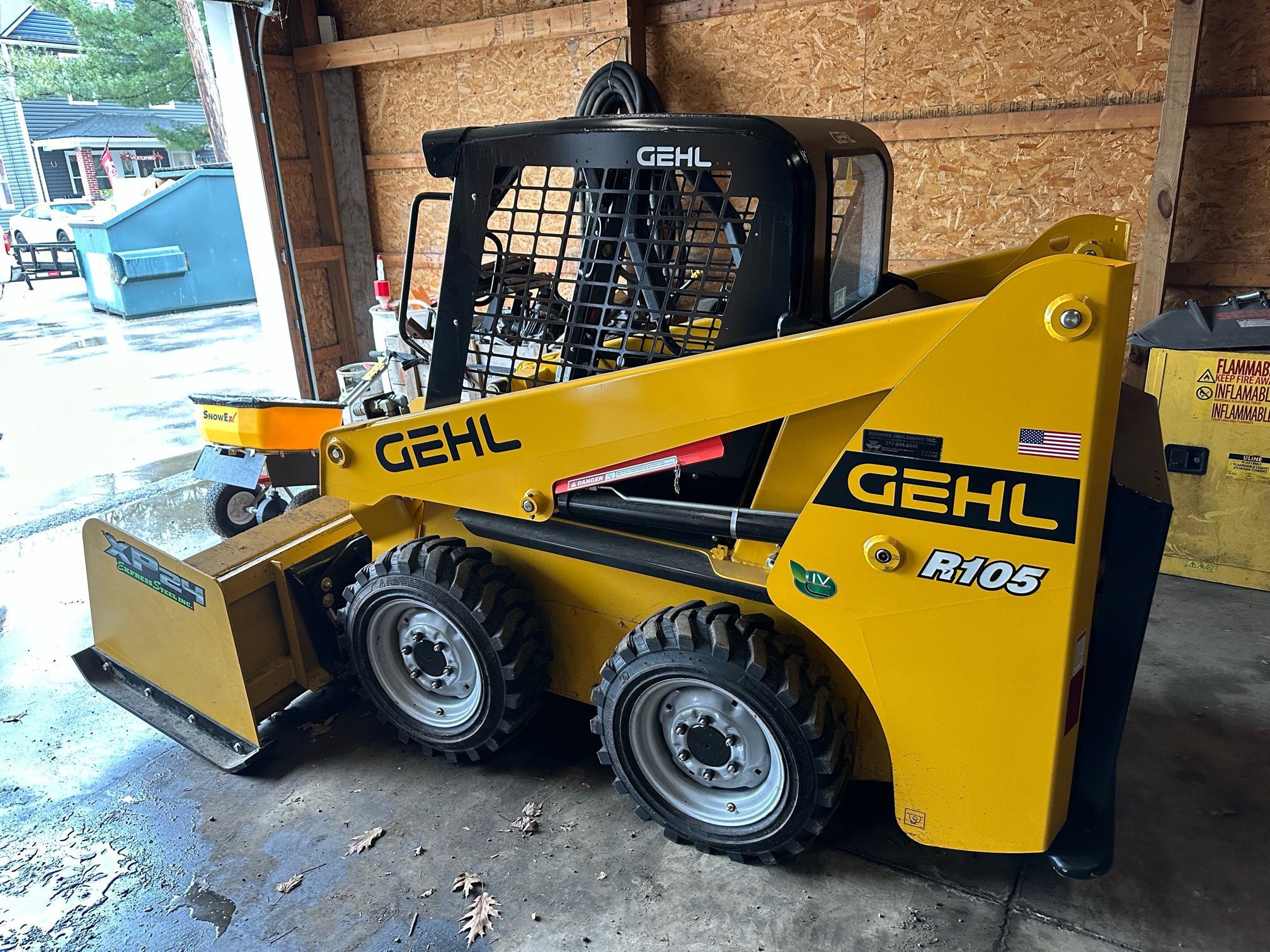 2022 Gehl R105 Compact Skid Loader W/ Attachments! Low hours!! Lawn