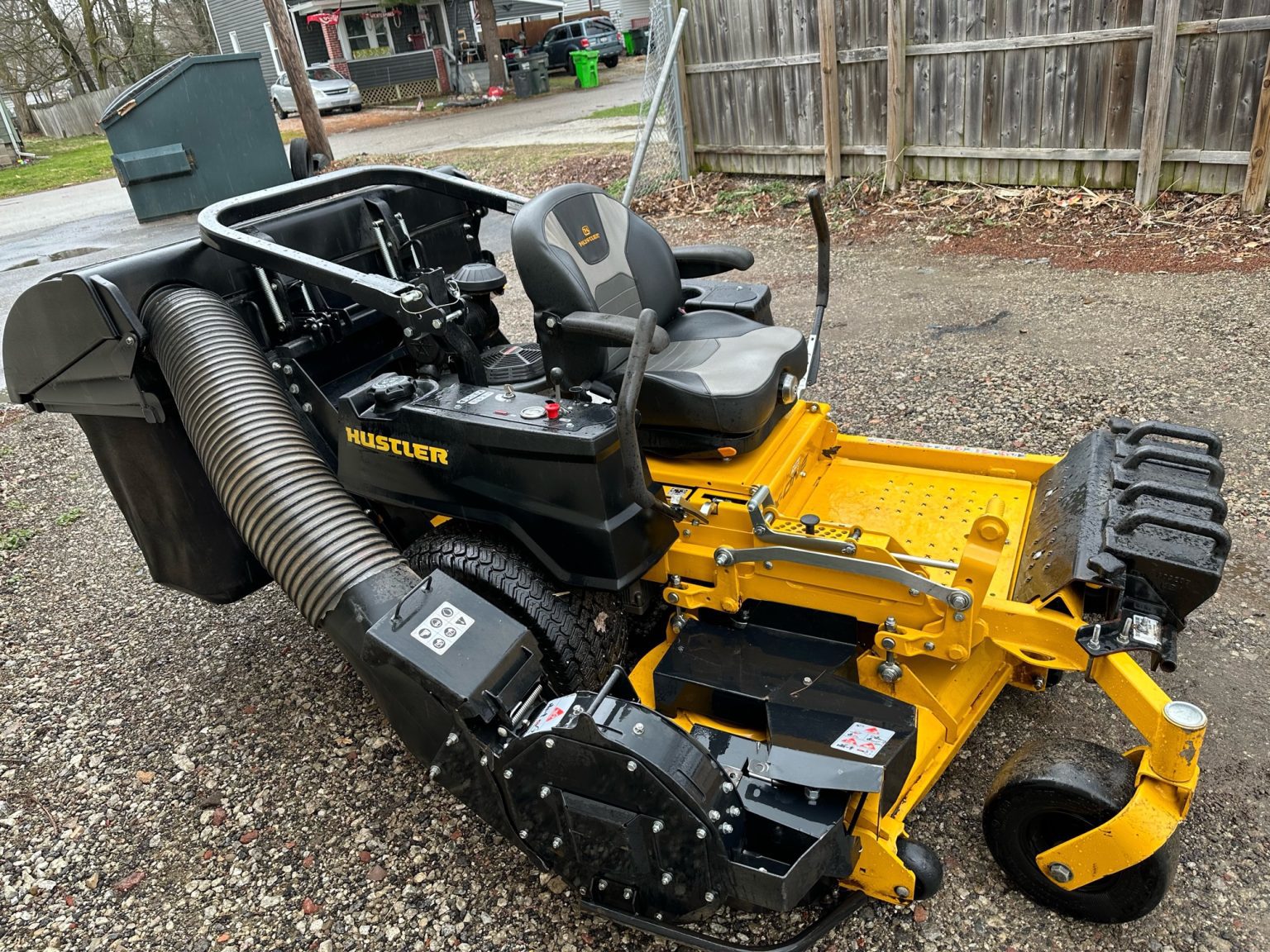 60″ Hustler XOne Commercial Zero Turn W/ Rear Bagger! 595 Hours