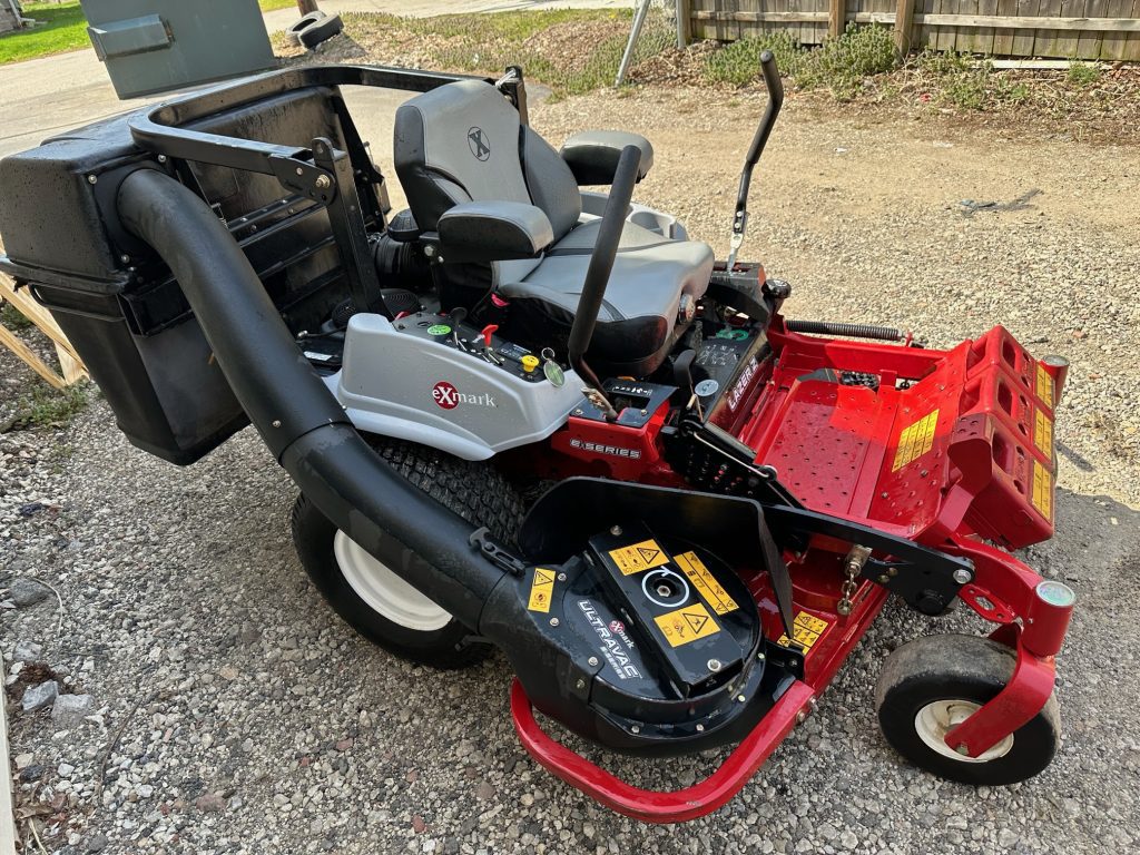 48″ Exmark Lazer Z Zero Turn W/ Bagger! 2021! Only 442 Hours! Lawn