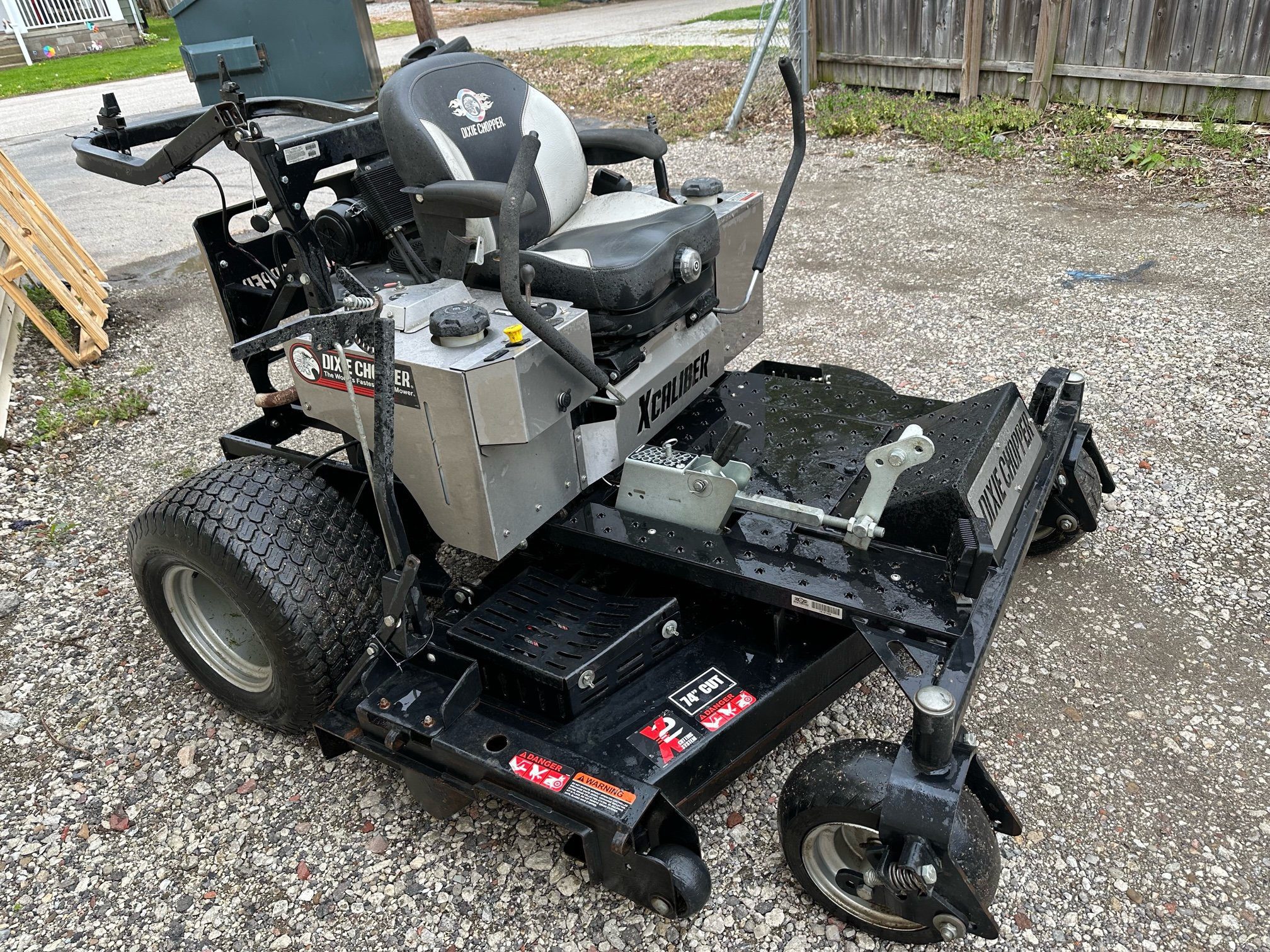 74" Dixie Chopper XCaliber Heavy Duty Zero Turn W/ 35hp Kawasaki