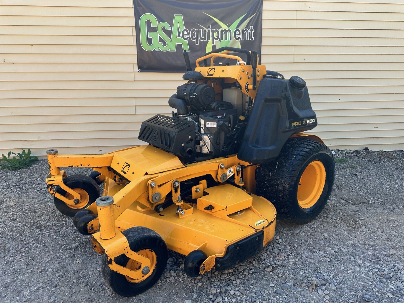 42IN CUB CADET RZT ZERO TURN MOWER WITH 22HP KOHLER COURAGE ENGINE