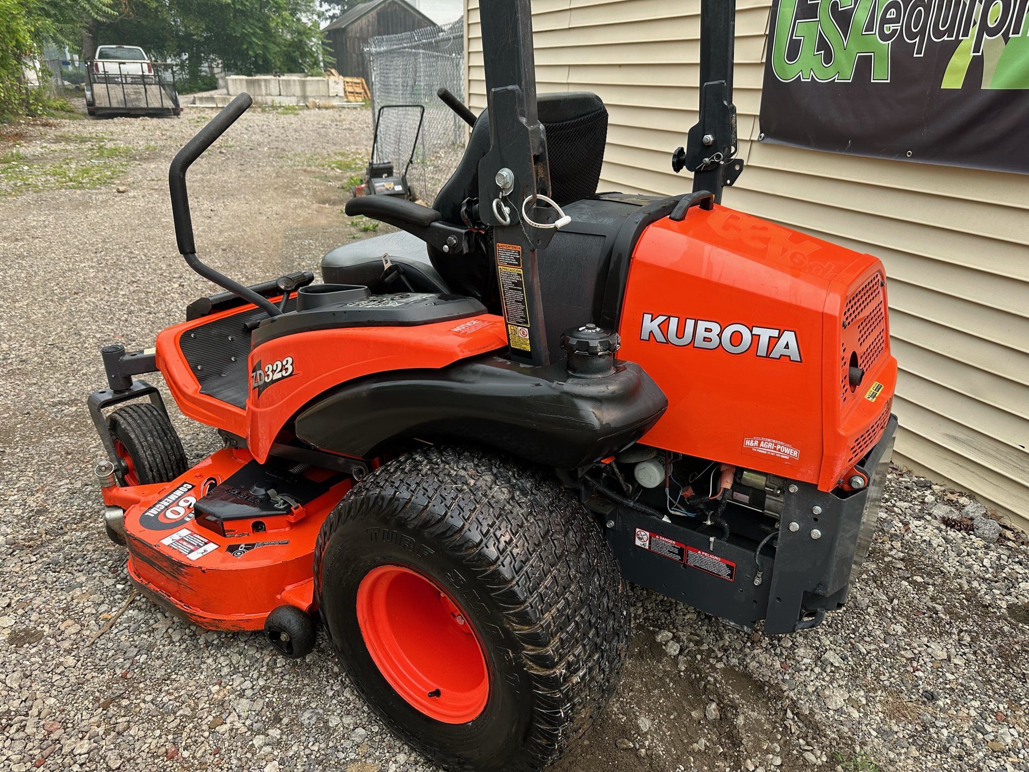 60" Kubota ZD323 Commercial Zero Turn Mower! Diesel! Only 487 Hours