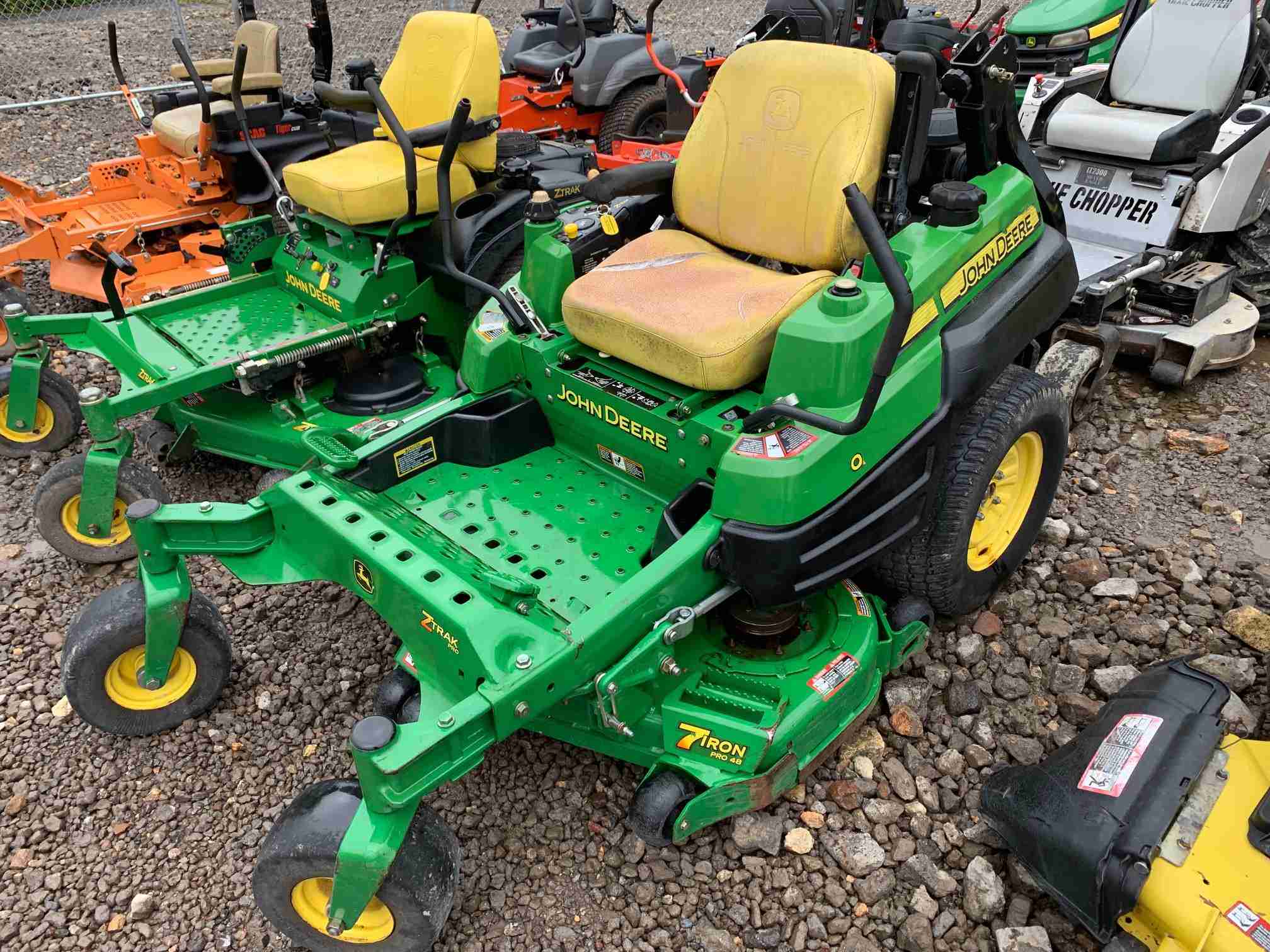 48IN JOHN DEERE Z810A COMMERCIAL ZERO TURN MOWER WITH 21HP KAWASAKI