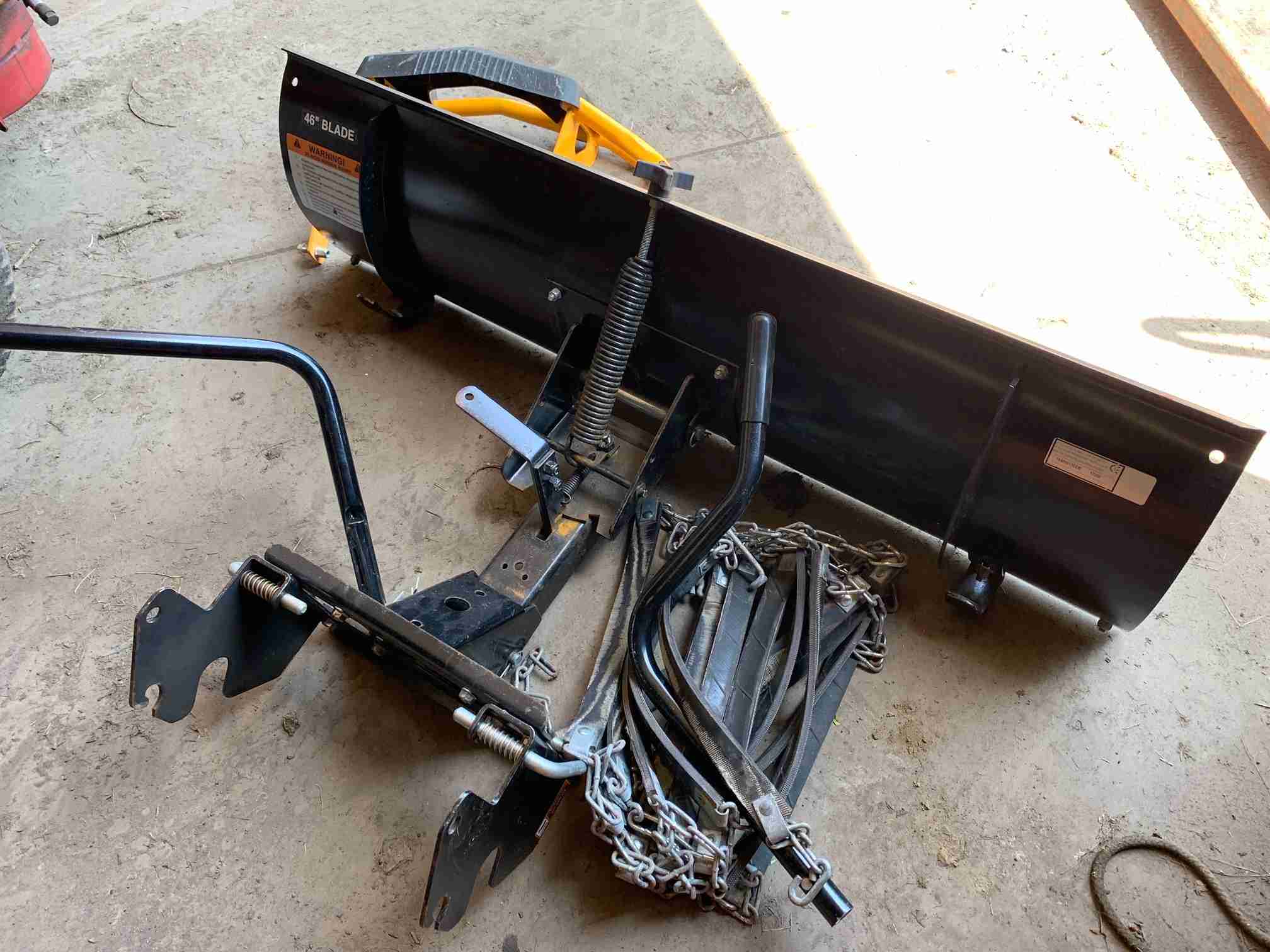 54IN CUB CADET XT2 GARDEN TRACTOR W/SNOW PLOW! LOW HOURS! 68 A MONTH