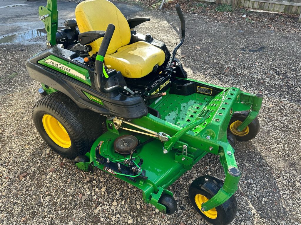 60" John Deere Z950M Commercial Zero Turn W/ 27hp Kawasaki! 112 A