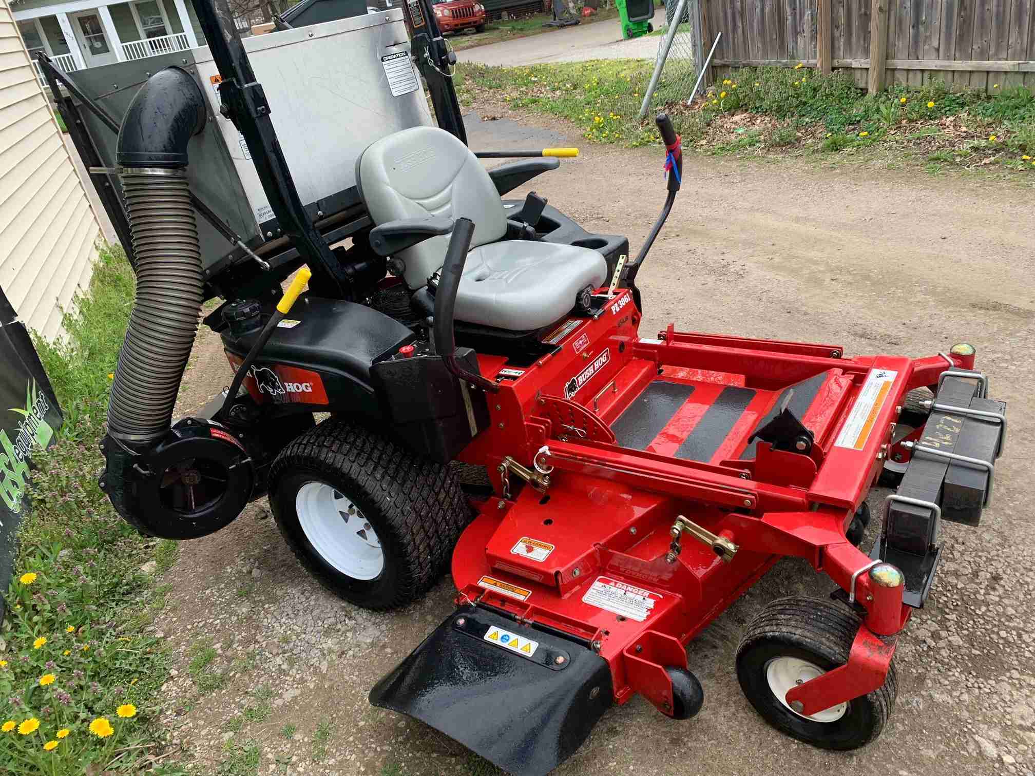 61IN BUSH HOG PZ3061 COMMERCIAL ZERO TURN WITH 484 HOURS! 97 A MONTH