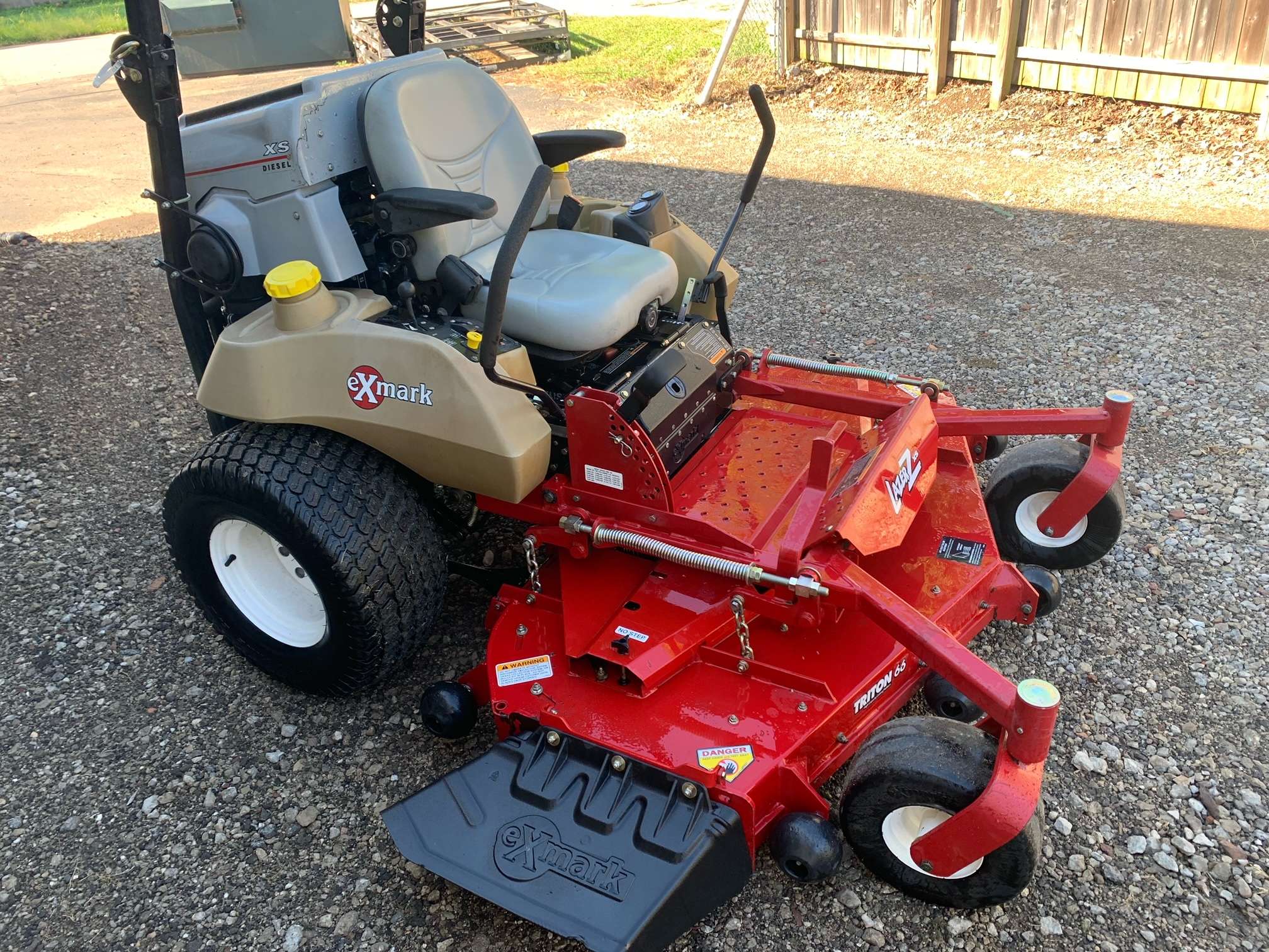 66" Exmark Lazer Z XS Commerical Diesel Zero Turn W/ Only 325 Hours