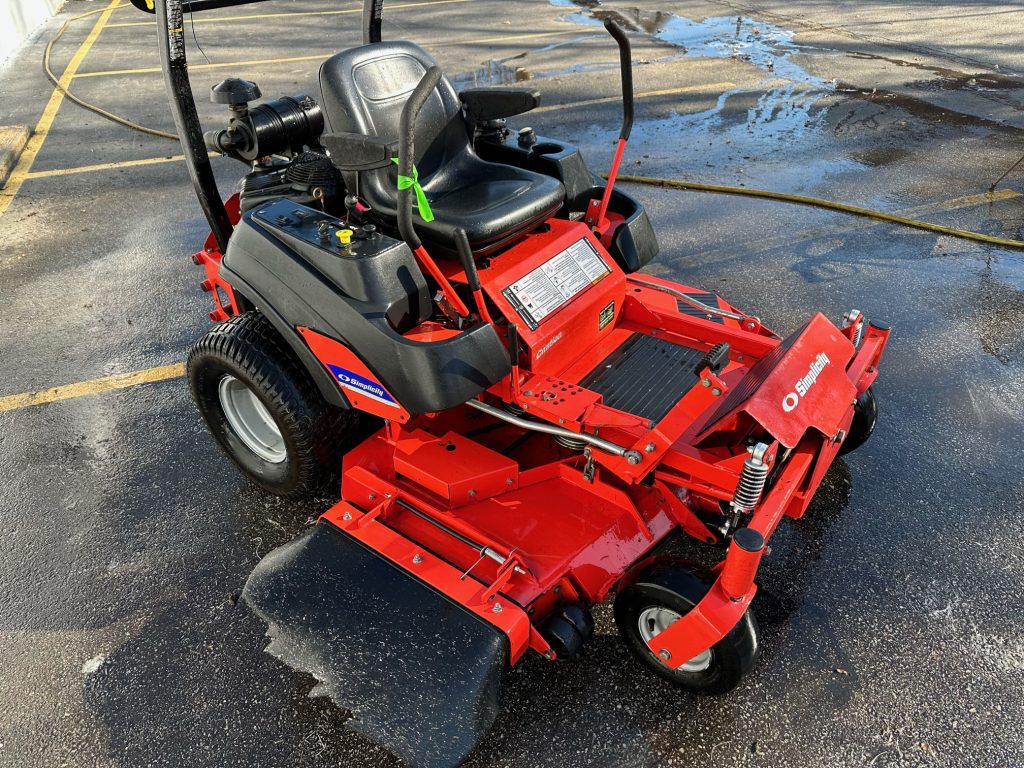 61" Simplicity Citation Commercial Zero Turn W/ 28hp! 95 A Month