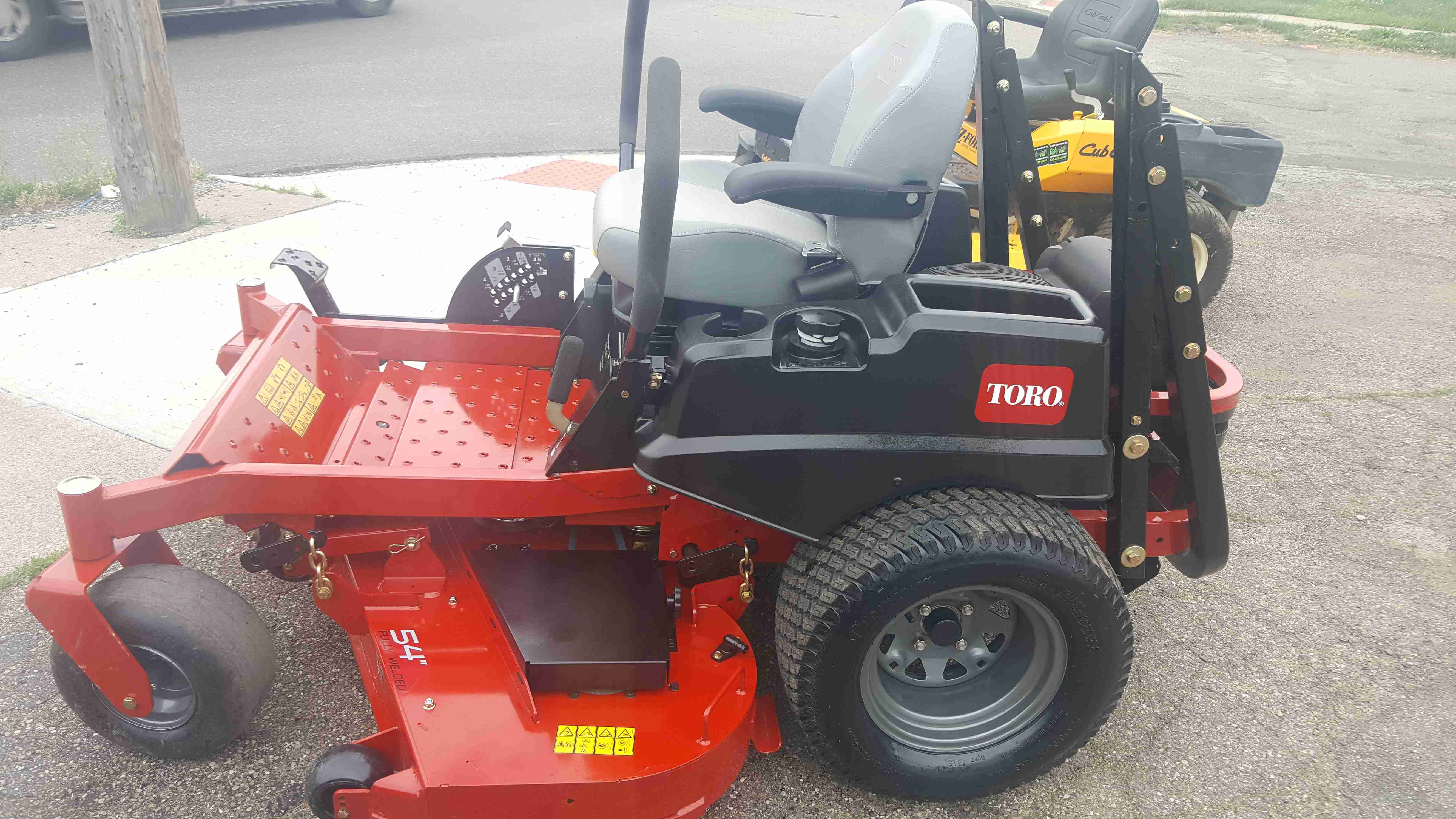 54in Toro MX5400 Commercial Zero Turn Mower Brand New 1 Hr Suspension