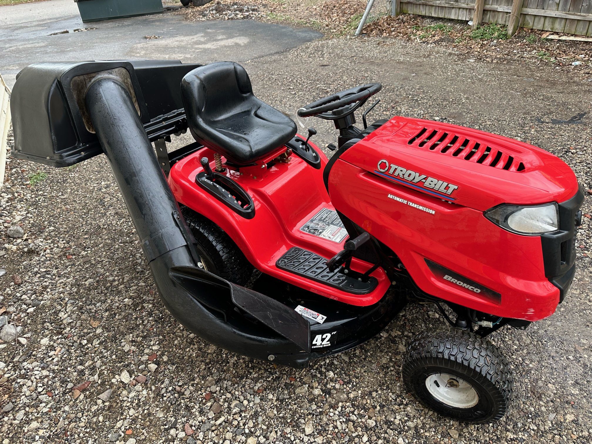 42" TroyBilt Bronco Riding Lawn Tractor W/ Bagger! Automatic! Nice
