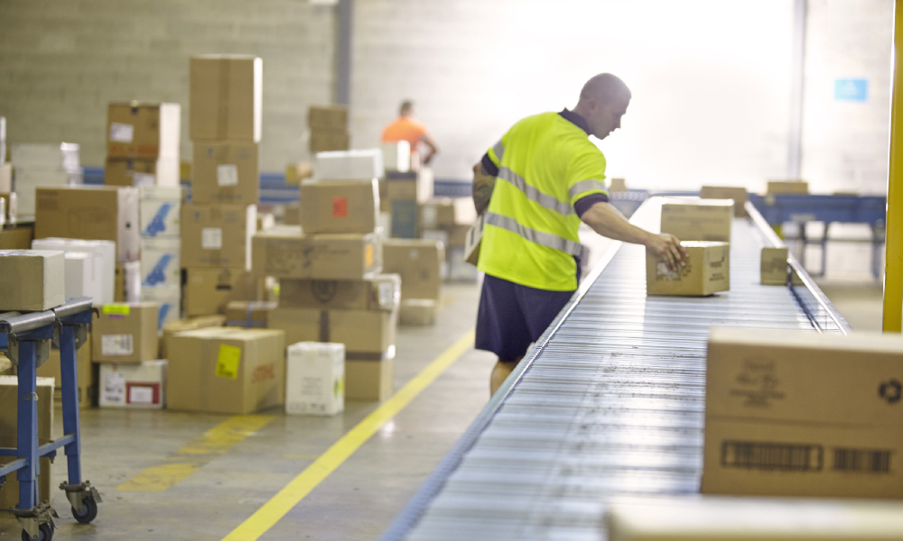 Australia Post to boost jobs and weekend deliveries amid parcel surge