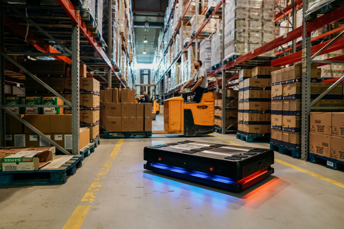 Guides for deploying warehouse robots Gideon