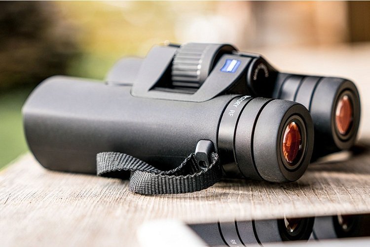 Rangefinder Binoculars How Do They Work? GigOptix